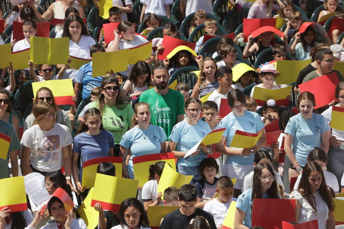 Un millar de escolares mallorquines reivindican el "valor cultural" de La Balanguera en la Misericòrdia de Palma