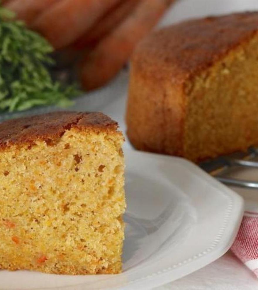 Bizcocho de zanahorias, en cinco minutos, sin harina, sin azúcar, sin horno y bajo en calorías