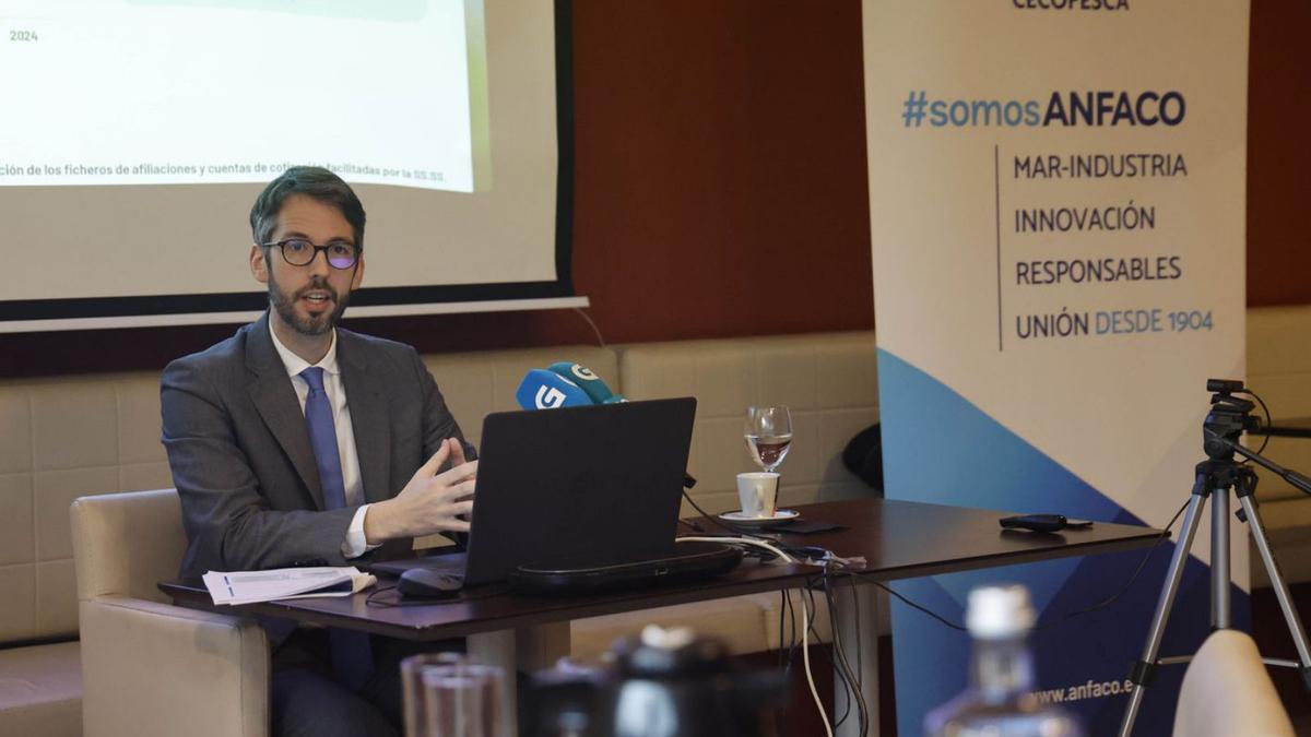 El secretario general de Anfaco-Cecopesca, Roberto Alonso, ayer en el Círculo.