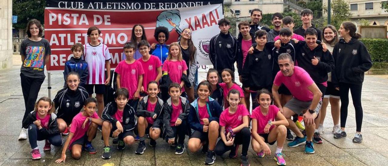 Movilización del Club Atletismo Redondela para reclamar una pista en el municipio.  // CAR