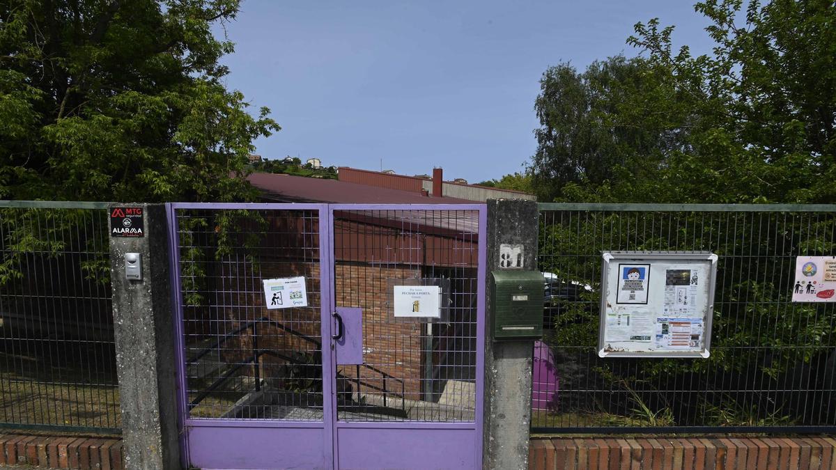 Entrada al CEIP de Mallón.
