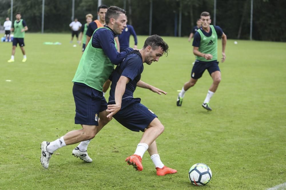 Entrenamiento del Real Oviedo en el Requexón