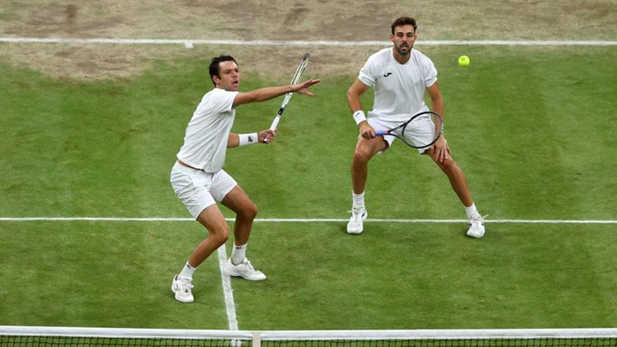 Zeballos y Granollers, en acción en Wimbledon.