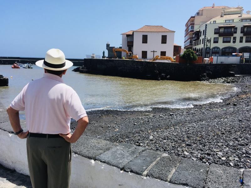 Vertido incontrolado de las obras anexas al muelle Puerto de la Cruz 25/05/20  | 25/05/2020 | Fotógrafo: María Pisaca Gámez