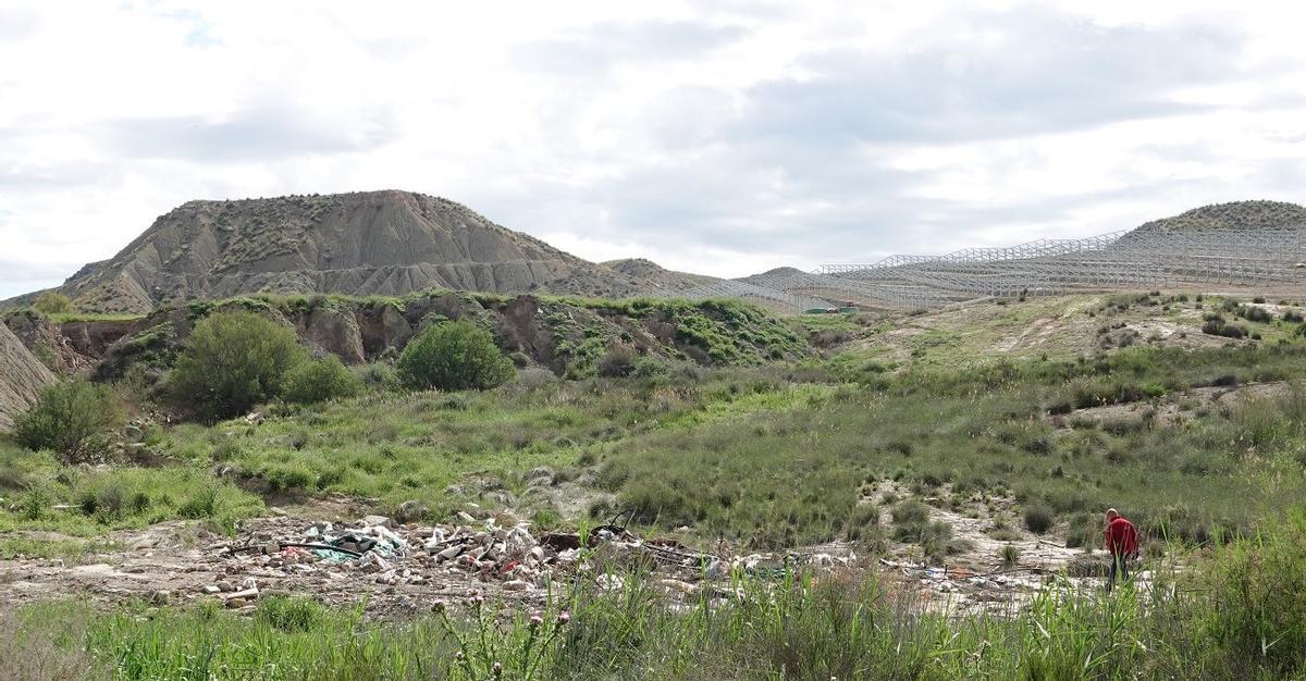Vertidos denunciados por IU.
