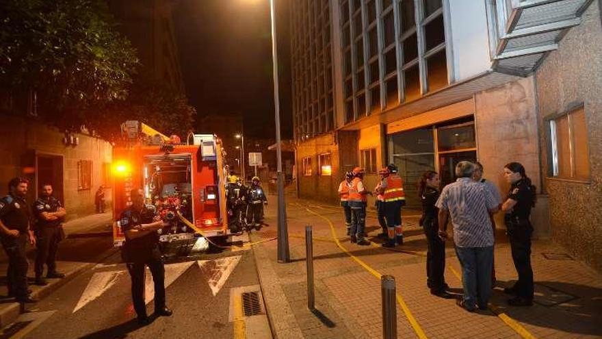 Un incendio provocado por un paciente obliga a desalojar el Hospital de Pontevedra