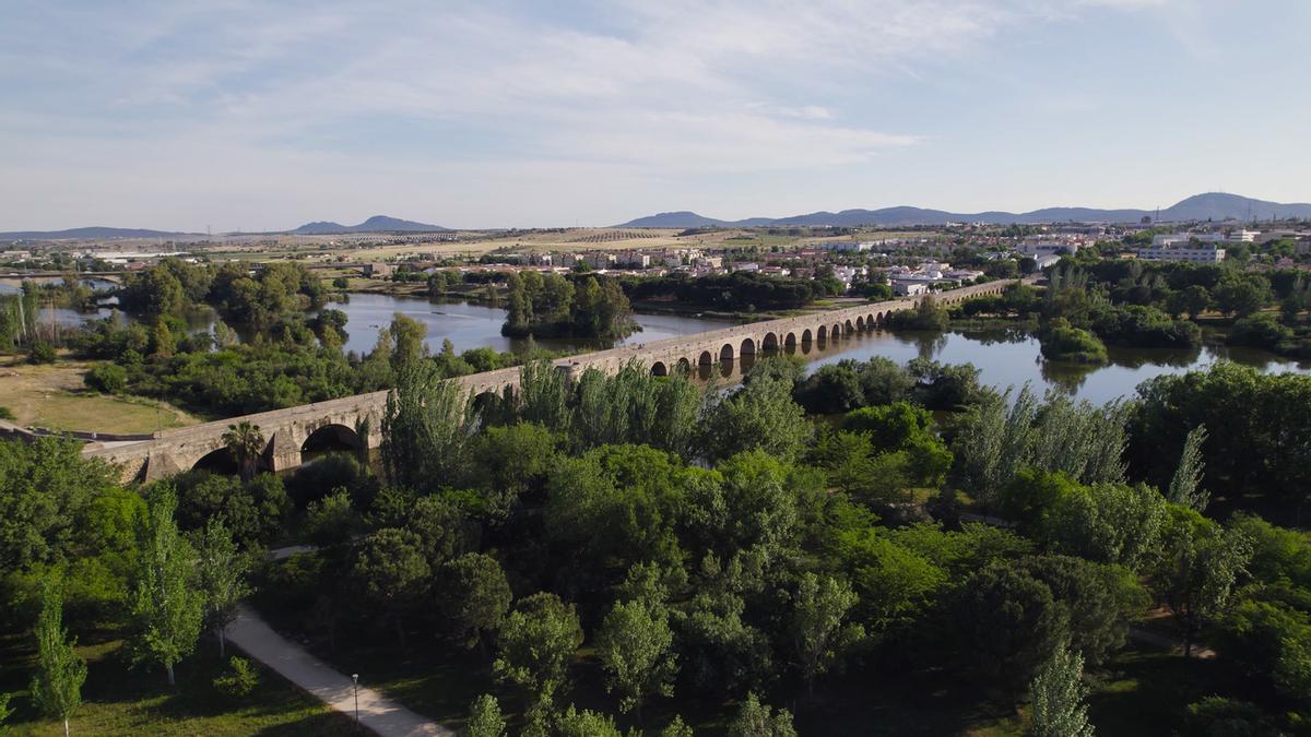 El Puente Romano de Mérida visto desde el aire