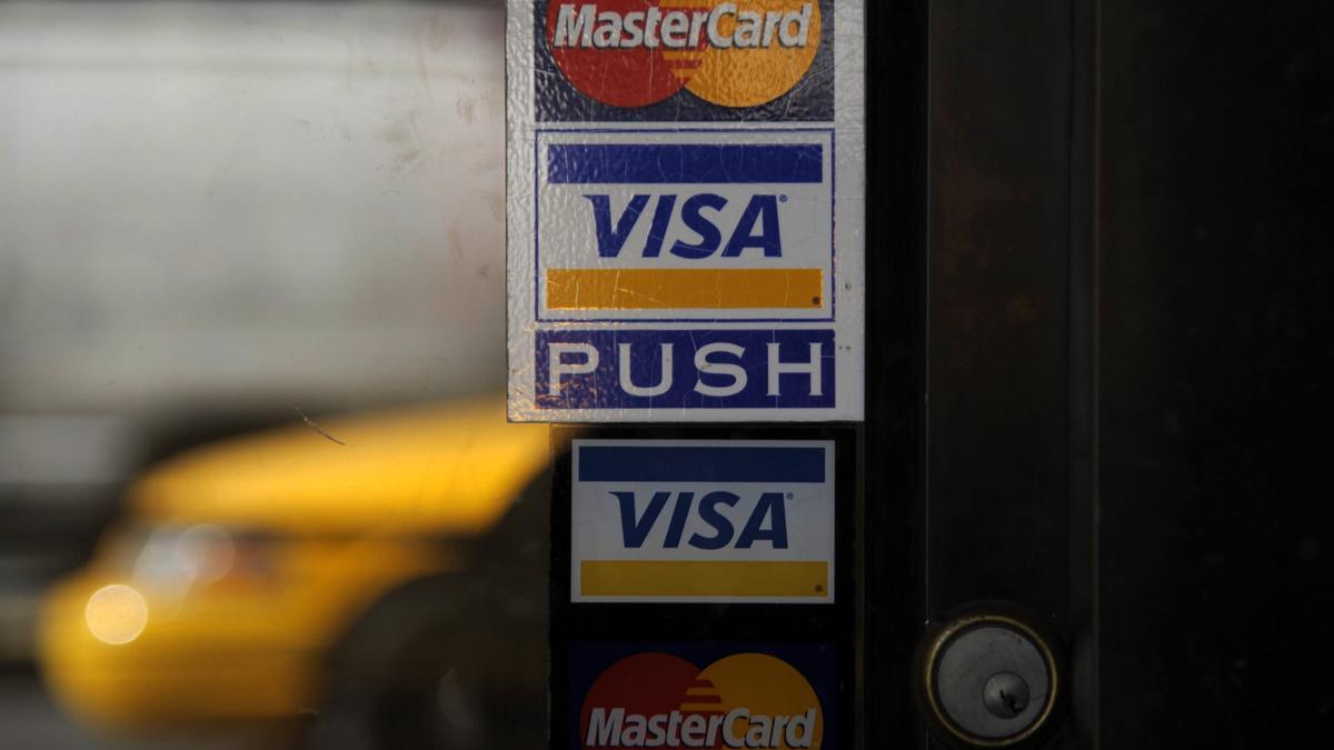 Visa y Mastercard reducirán las tarifas por el uso de tarjetas de crédito en los próximos 5 años