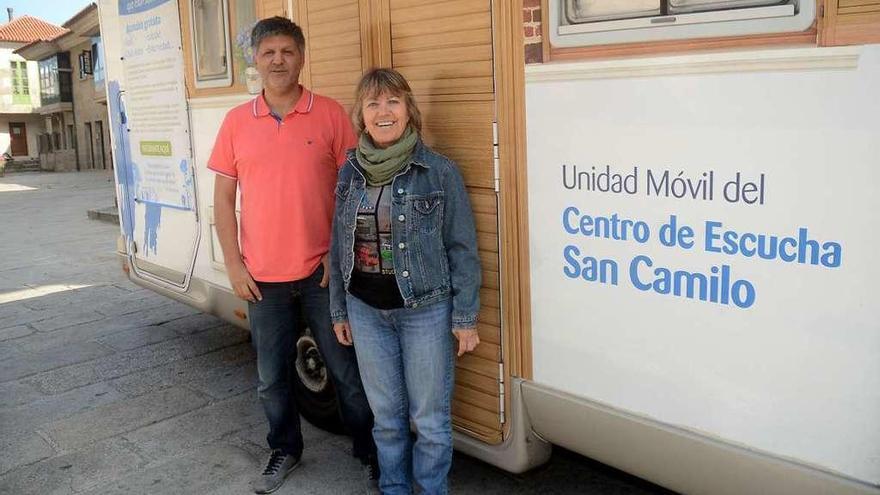 Valentín Rodil y María Cotilla Villar, profesionales de la Unidad de Intervención en Duelo. // Rafa Vázquez