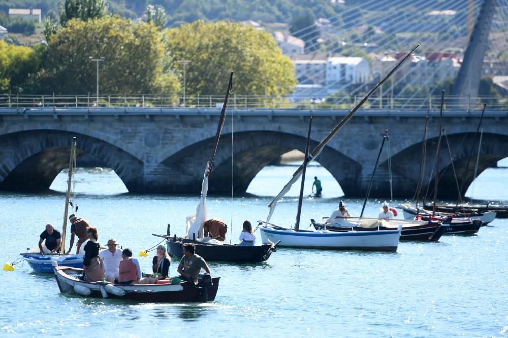 Miles de asistentes consolidan la Feira Franca como una de las fiestas históricas más destacadas de Galicia