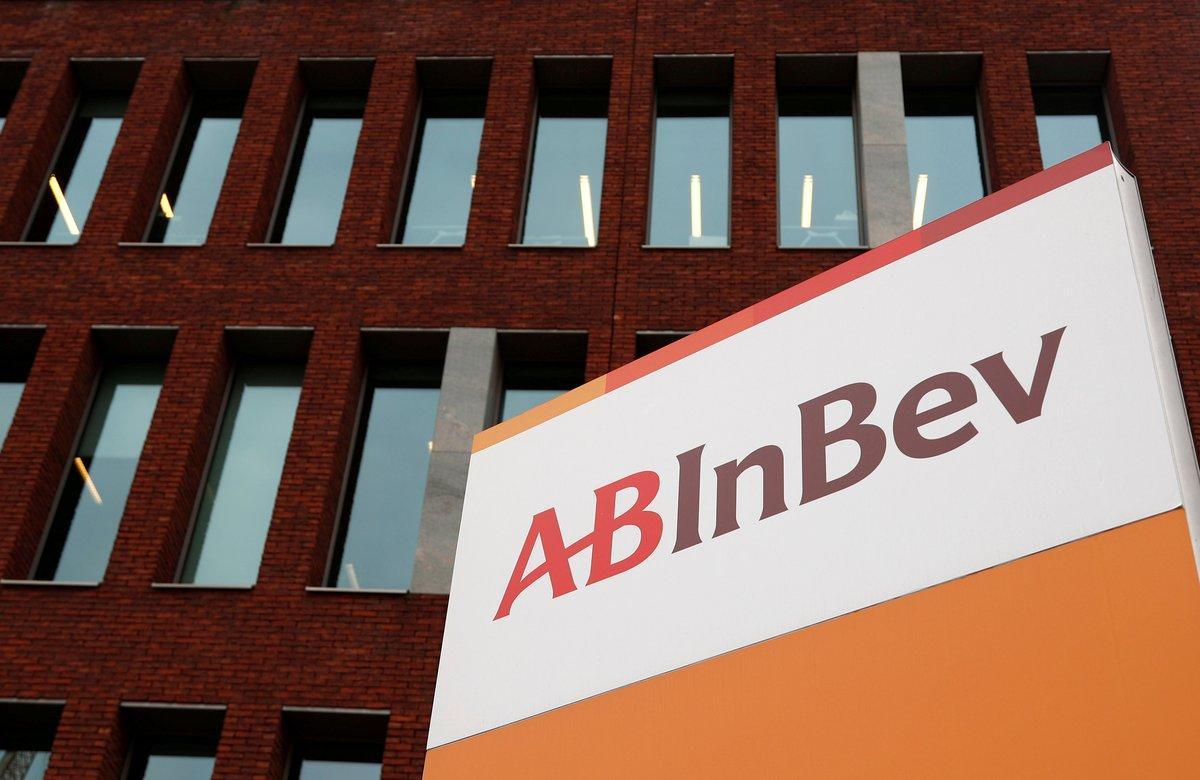 FILE PHOTO: The logo of Anheuser-Busch InBev is pictured outside the brewer’s headquarters in Leuven, Belgium February 28, 2019.  REUTERS/Francois Lenoir/File Photo