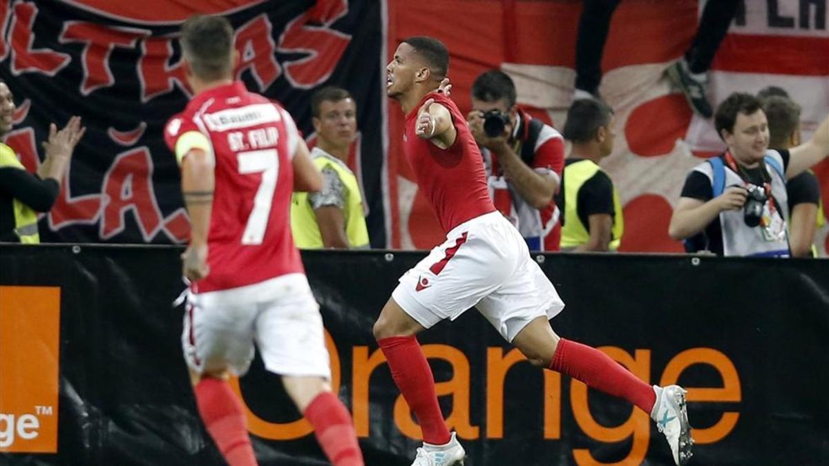 Rivaldinho celebra el gol del empate del Dinamo