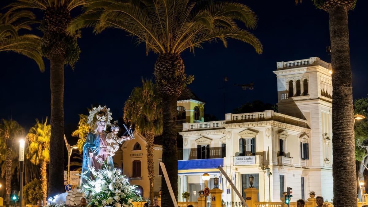 Procesión de la Virgen del 15 de agosto en Salou, uno de los actos más esperados de la Fiesta Mayor de la población.