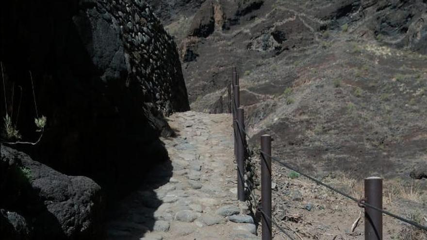 Las obras, aún en ejecución, pretenden mejorar la seguridad en el barranco.