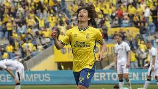 La UD Las Palmas busca la carambola de la gloria: samurái Taisei por Ale y Herzog hace de Barcia
