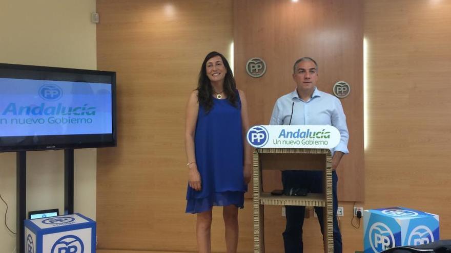 Loles López y Elías Bendodo mostraron las líneas a seguir del PP-A.