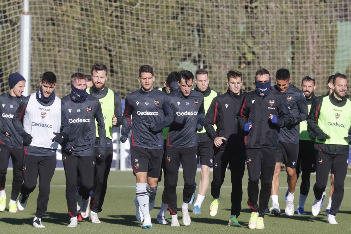 Último entrenamiento del Levante antes de viajar a Melilla