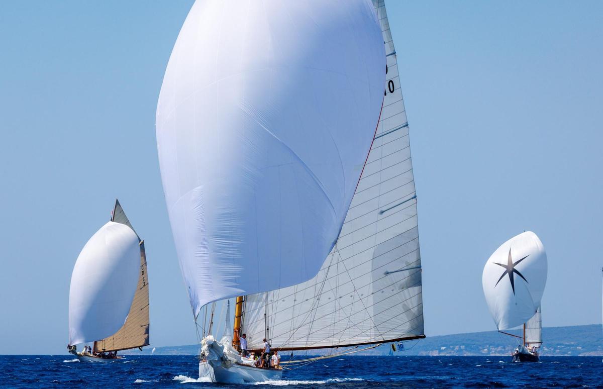 The Lady Anne (1912), Tuiga (1909) y Star Sapphire of London (1957) durante la regata de hoy