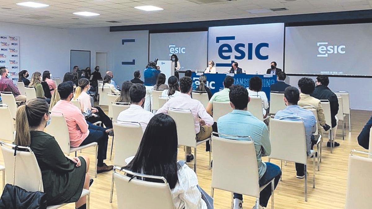 Alumnos de postgrado ESIC Sevilla 2023