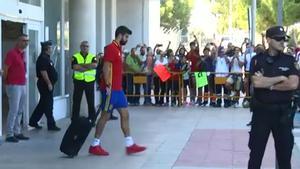 División de opiniones en el recibimiento a Piqué en Alicante