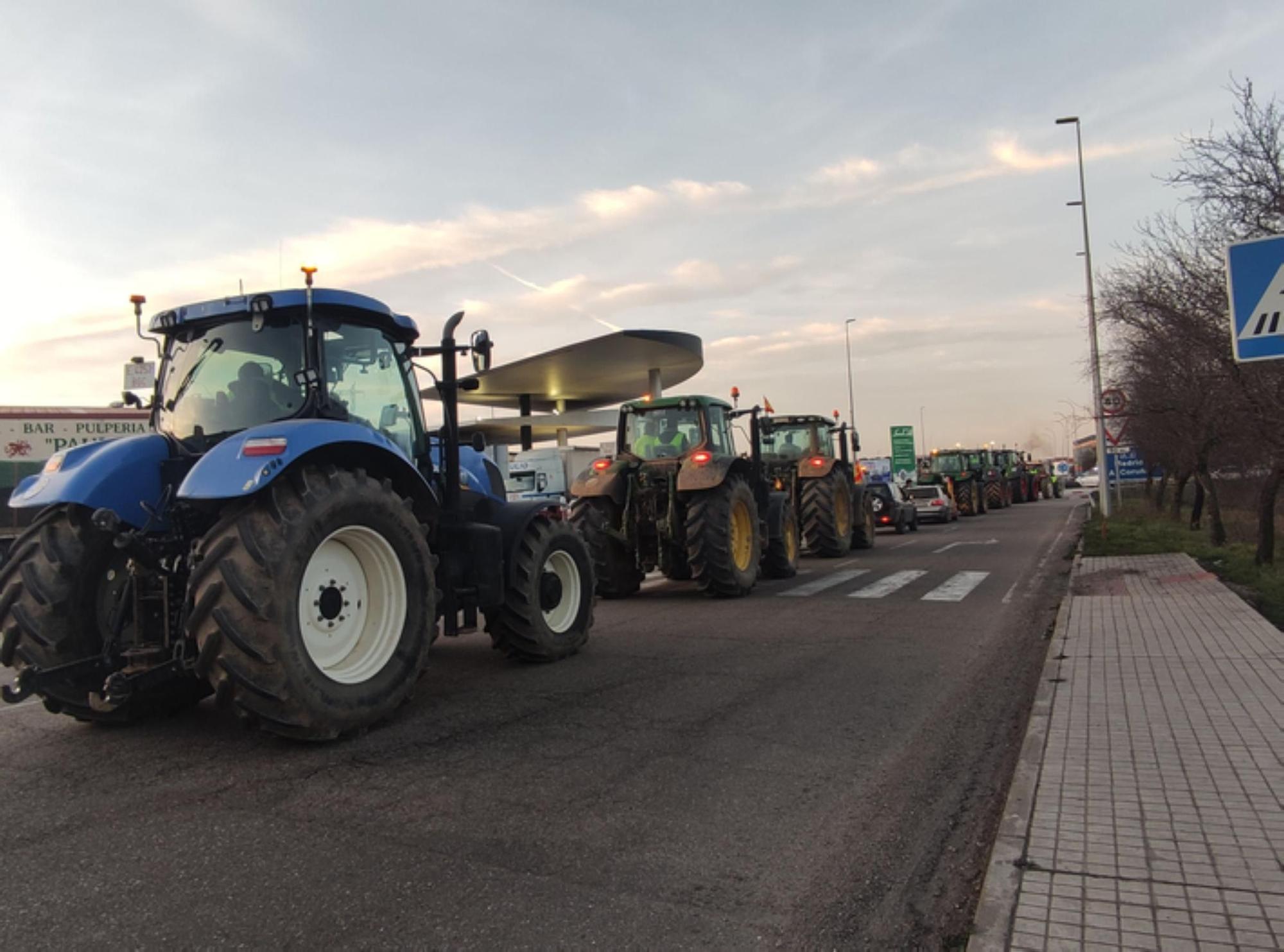 GALERÍA | Tercer día de la tractorada en Benavente, Los Valles y Campos