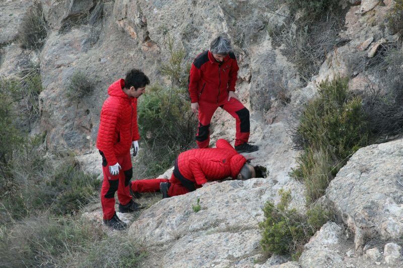 Bomberos de Madrid vuelven a la sima de la falla de Alhama