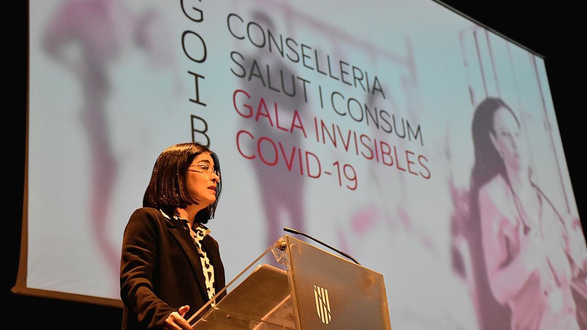 Gala de los invisibles del coronavirus | La ministra de Sanidad, Carolina Darias, agradeció el «compromiso ejemplar y buen hacer» de los homenajeados