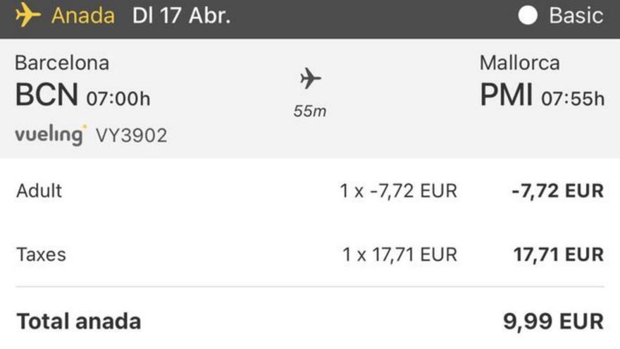 Vueling comete «un agravio» al vender billetes más caros a los residentes