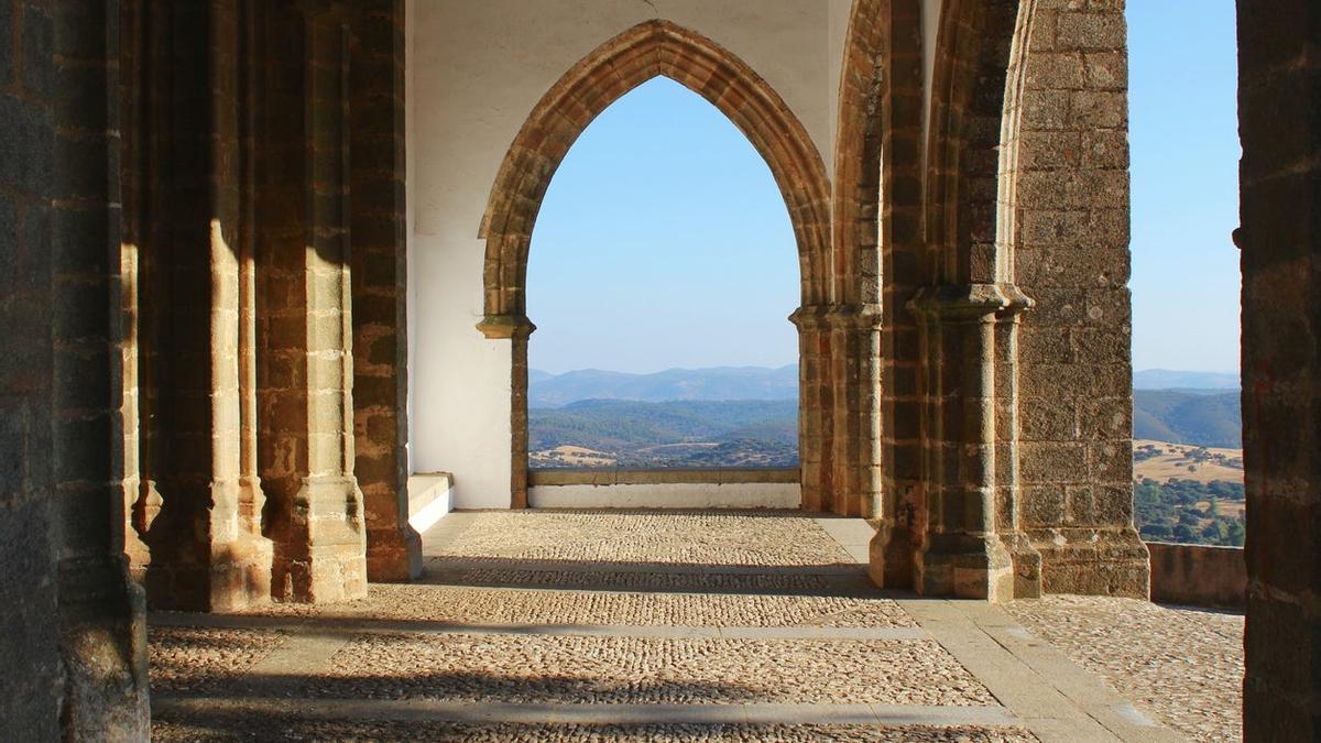 Iglesia de Nuestra Señora del Mayor Dolor, Aracena, Huelva, sierra de Aracena