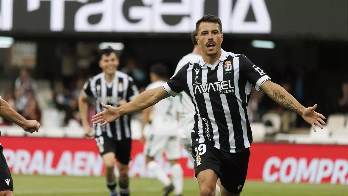 El FC Cartagena vuelve al play off tras vencer al Antequera