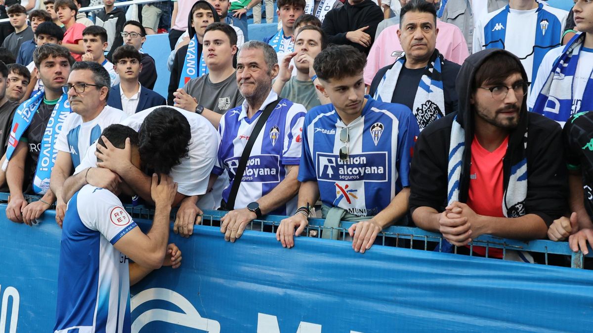 Alcoyano - Real Madrid Castilla: estas son las imágenes del descenso a Segunda Federación