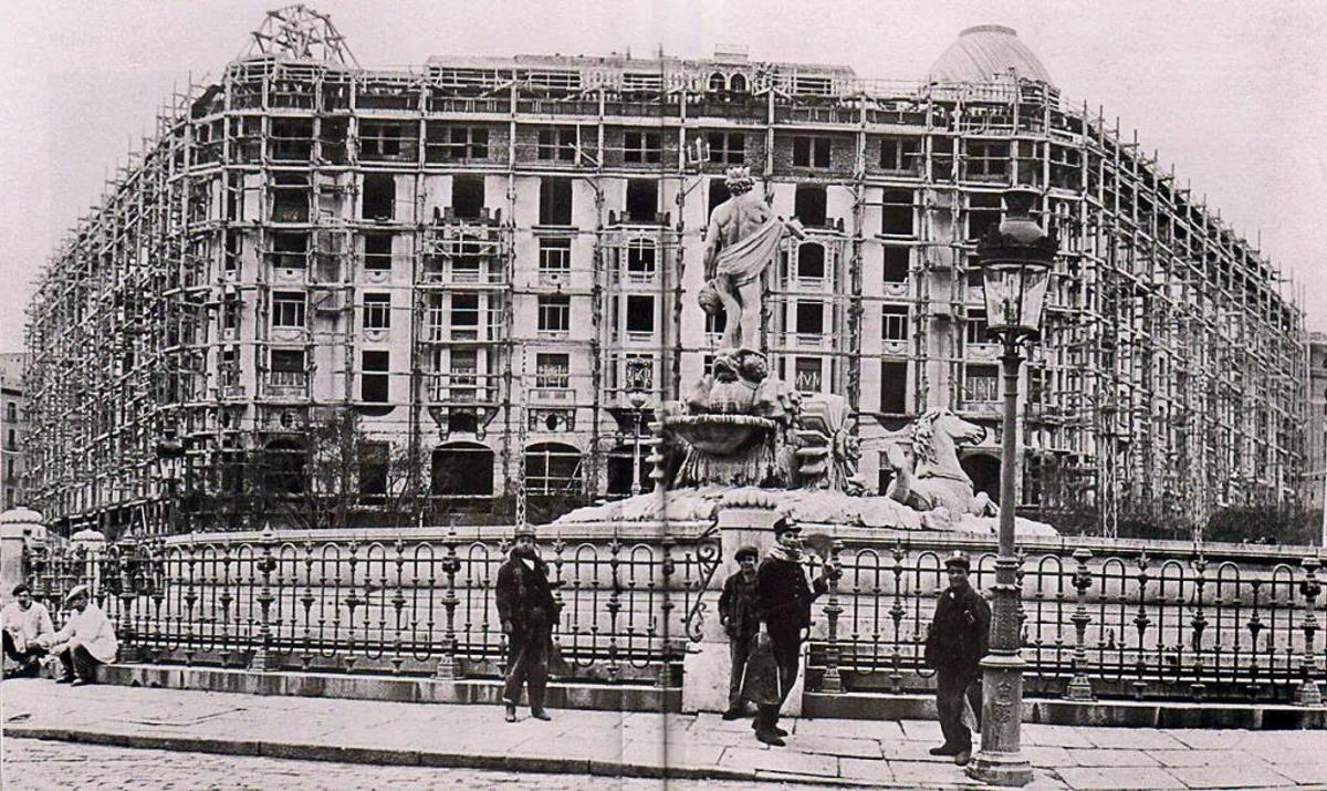 Hotel 'The Palace' durante su construcción en 1911