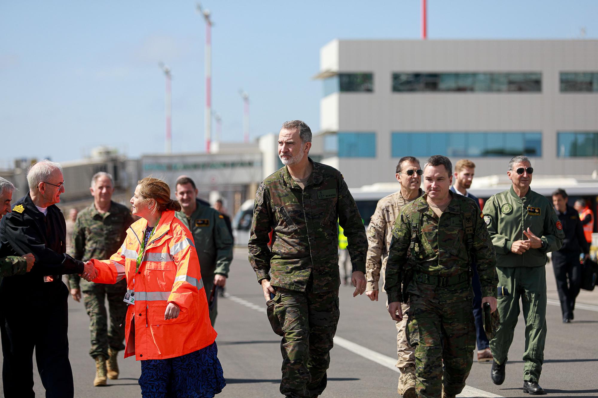 Mira aquí todas las fotos de la visita del Rey a las maniobras militares de Ibiza