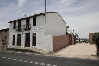 Un hombre huye tras asesinar a su pareja a cuchilladas en su casa de Alzira