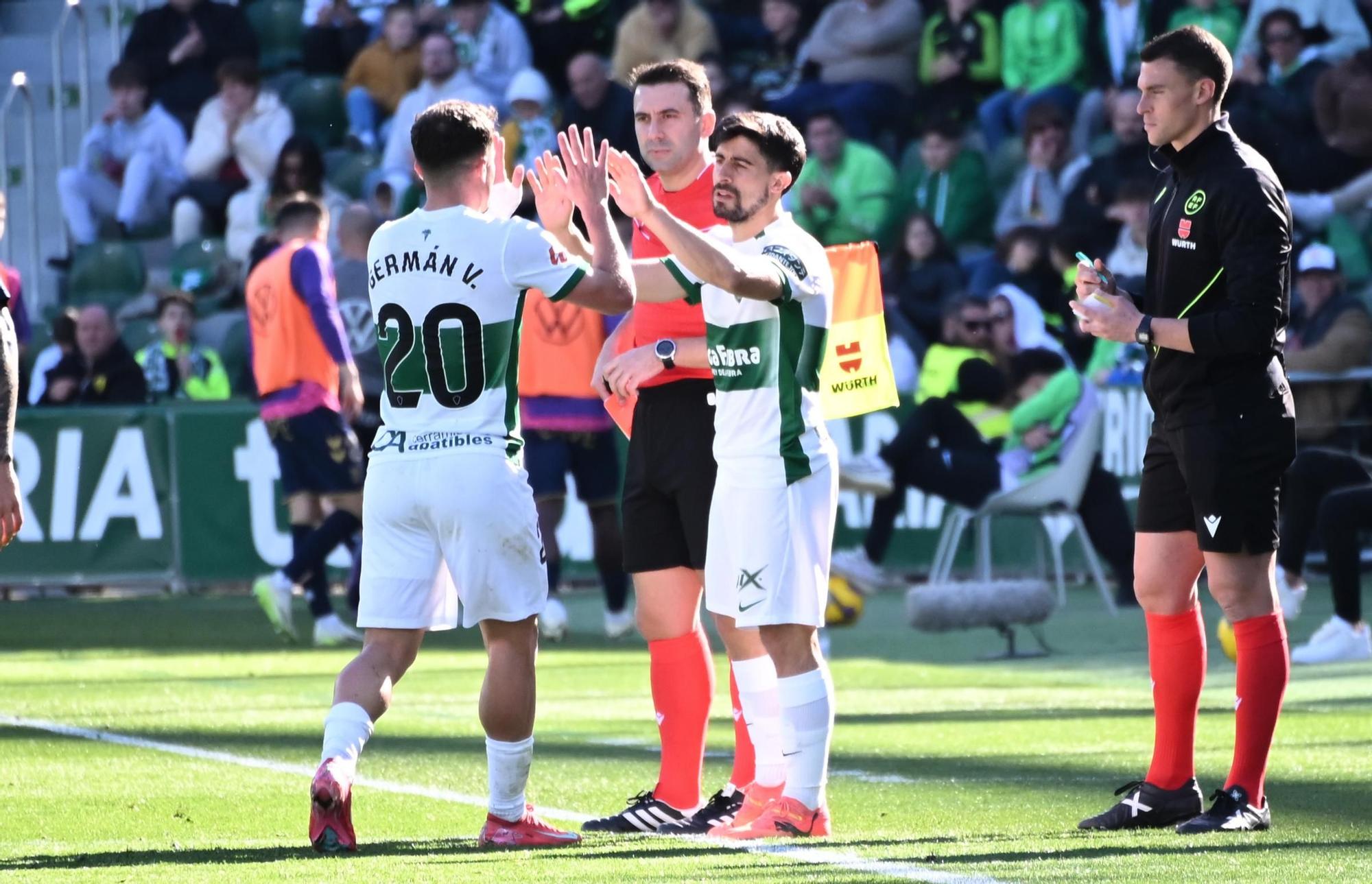 Las mejores imágenes del Elche CF - Tenerife (2-0) de la jornada 26 de la Liga Hypermotion