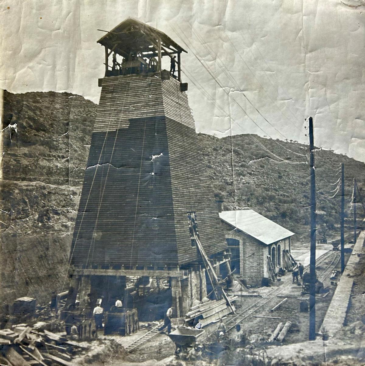 Una imatge històrica dels inicis de l'activitat de l'explotació potàssica