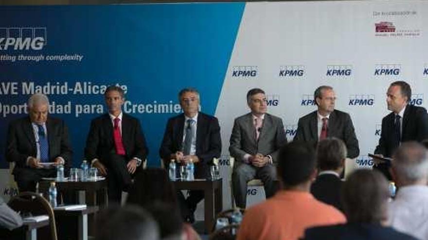 Un momento de la mesa redonda celebrada ayer entre los empresarios.