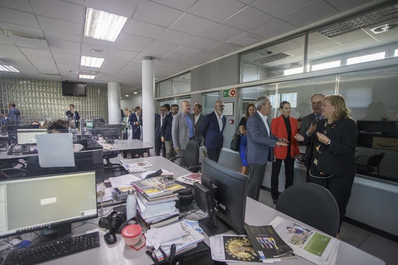 Representantes de la CEV visitan el diario Levante-EMV y asisten a la charla del consejero delegado de Prensa Ibérica Aitor Moll