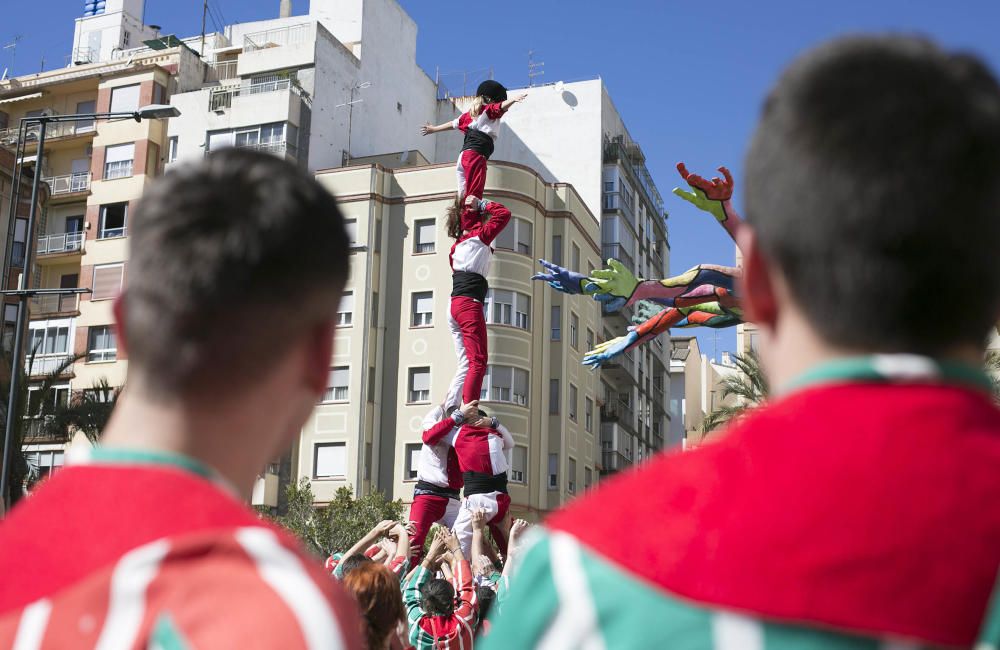 La conlloga de Castelló realiza la primera muixeranga de cinco alturas