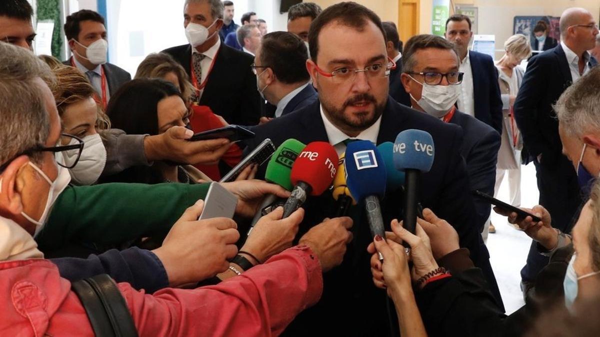 Adrián Barbón, en el transcurso de su jornada de reuniones ministeriales en Madrid.