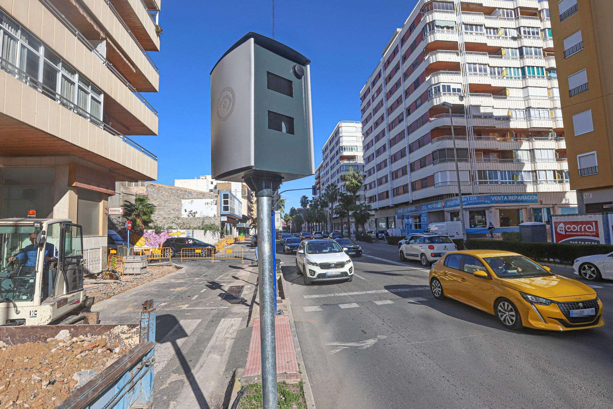 Torrevieja controla la velocidad de los vehículos dentro de la ciudad con tres nuevos radares fijos