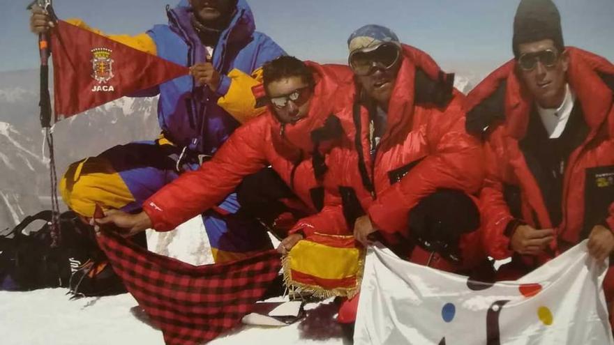 Javier Dumall, Kiko Borja, Alberto Ayora y Fernando Yarto, en la cumbre del Gasherbrum II.