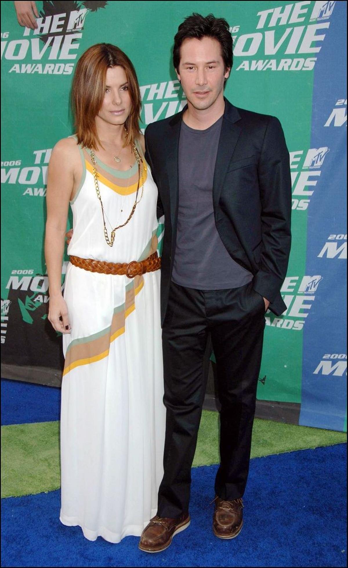 Sandra Bullock con Keanu Reeves en 2006