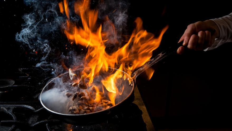 El desconocido truco para que la comida quemada no se pegue en las sartenes y ollas