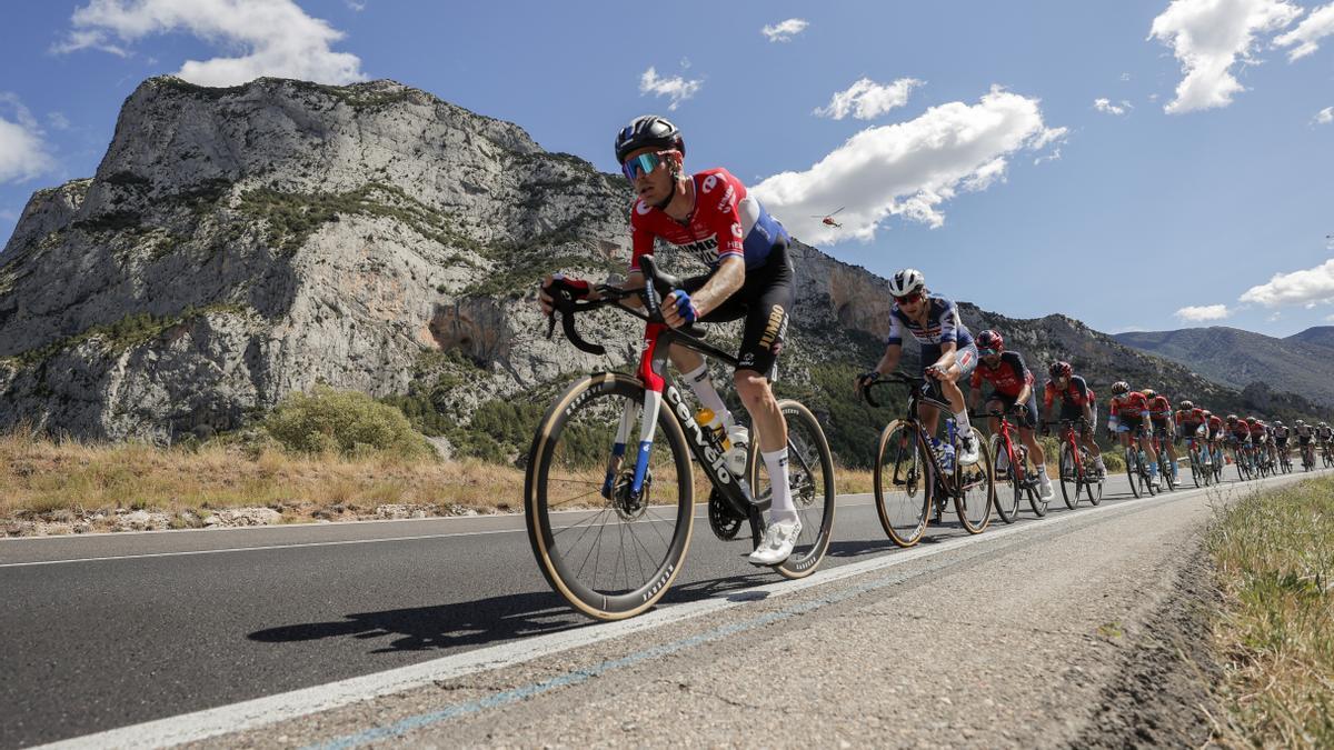 Dem Anschlag entkommen: Radfahrer bei der Vuelta a España bei der Etappe am Montag.