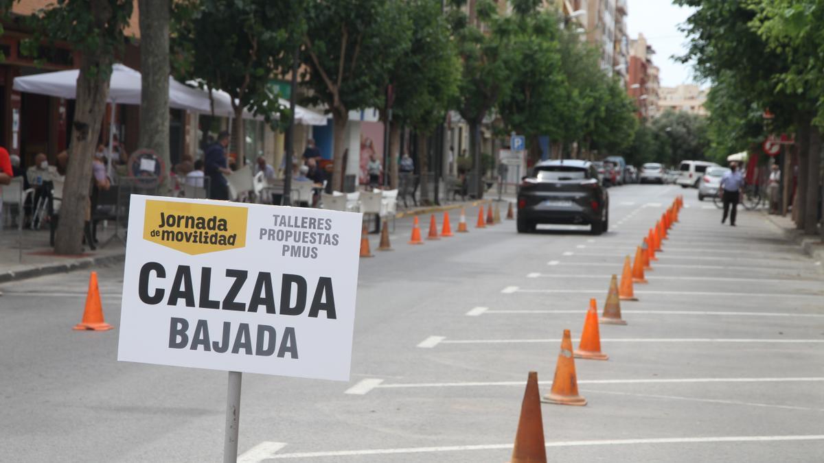 Propuesta de una Rambla con aceras anchas y un carril de circulación.