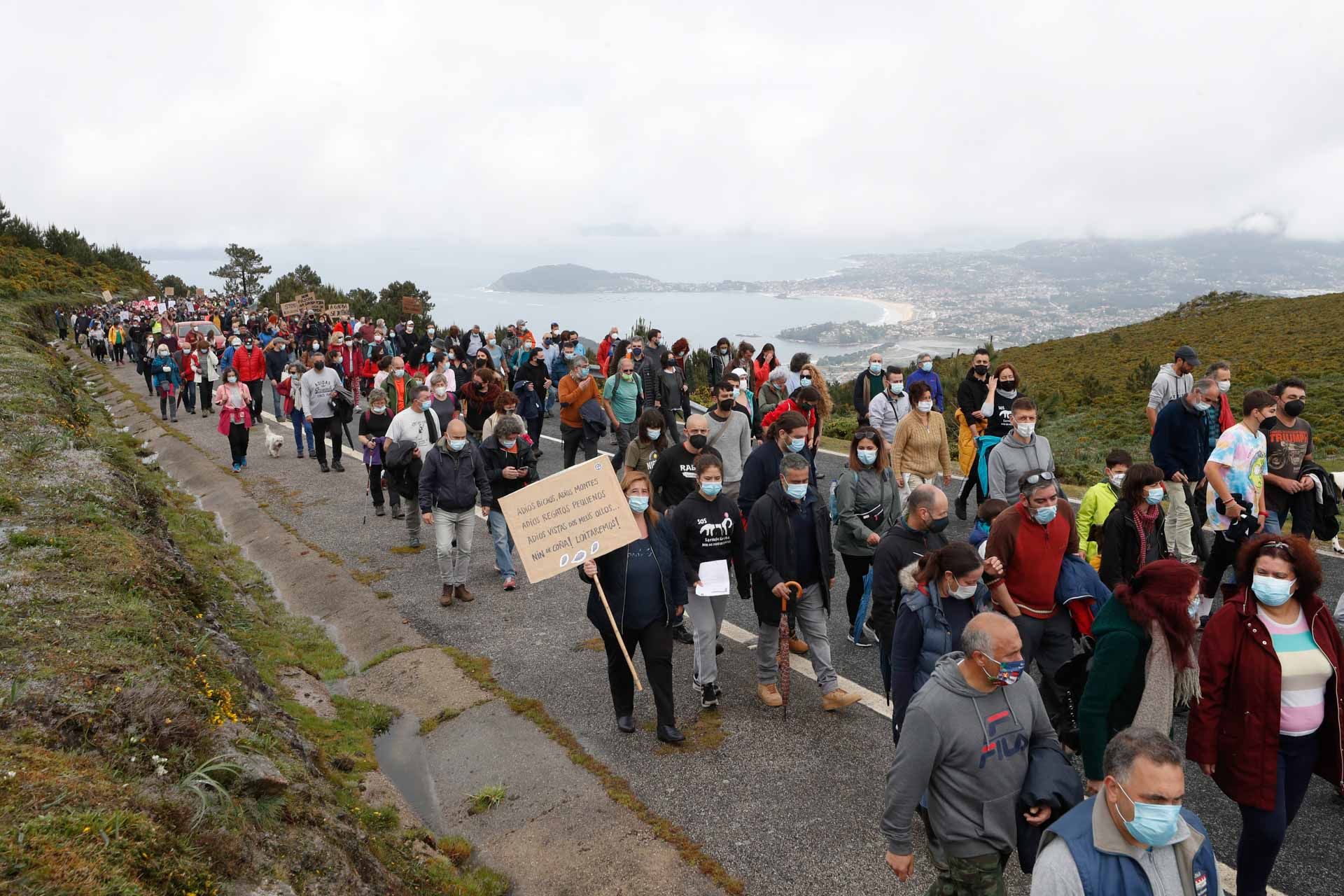 Marcha contra los parques eólicos en A Groba