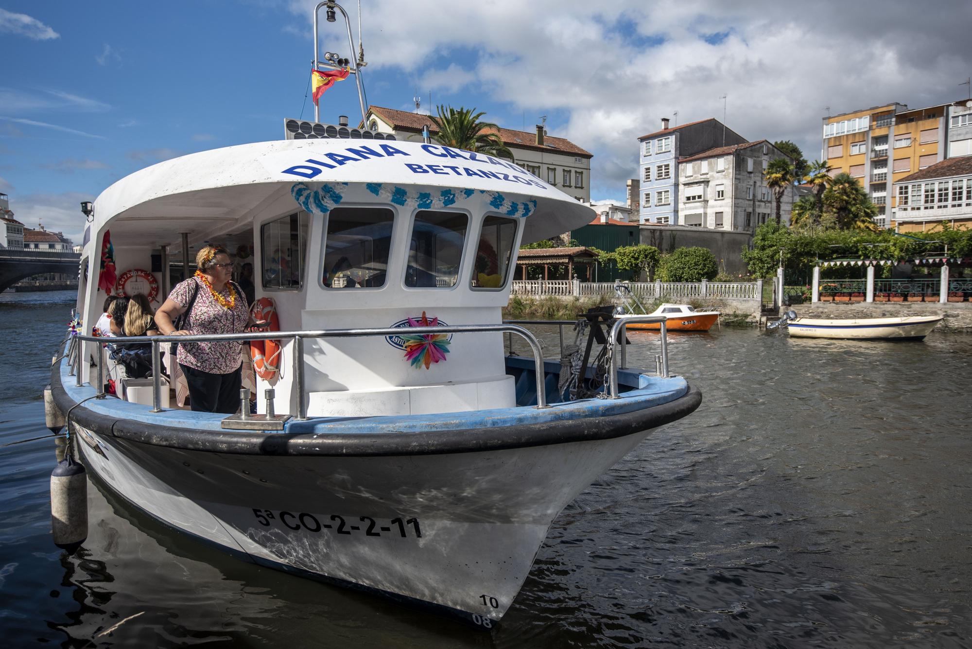 Betanzos cierra sus fiestas con la jira de Os Caneiros en familia