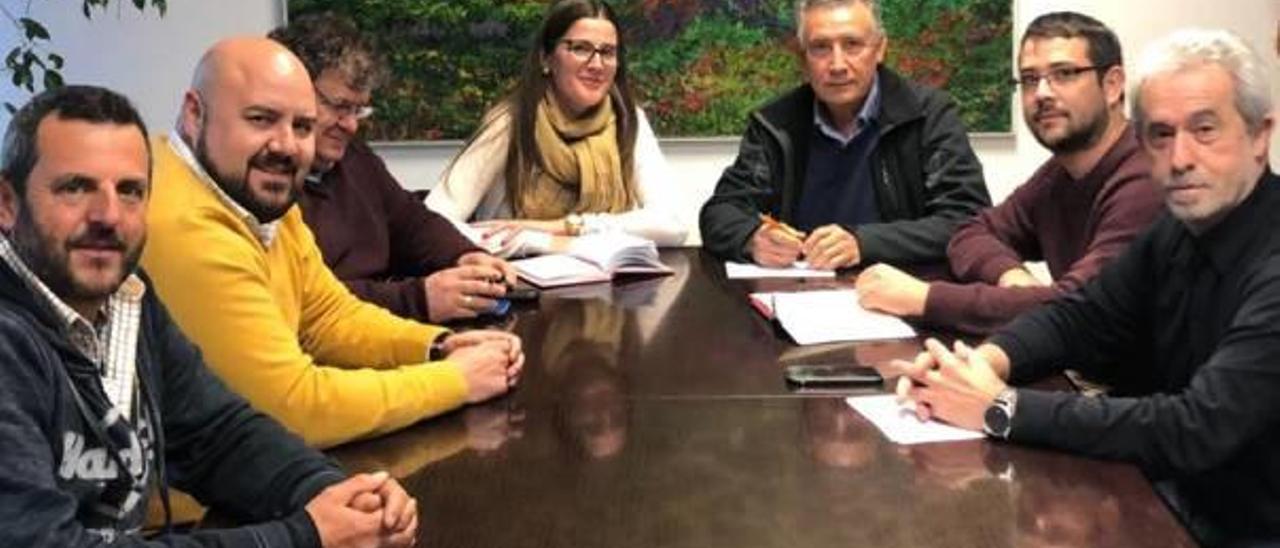 Varios alcaldes, reunidos ayer de urgencia en una junta extraordinaria tras los robos.