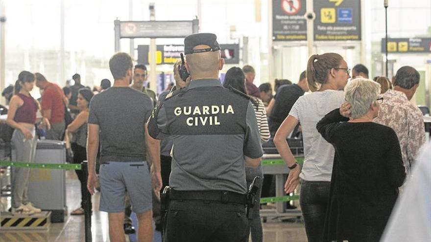 La Guardia Civil se reforzará en El Prat si la huelga llega hasta el lunes